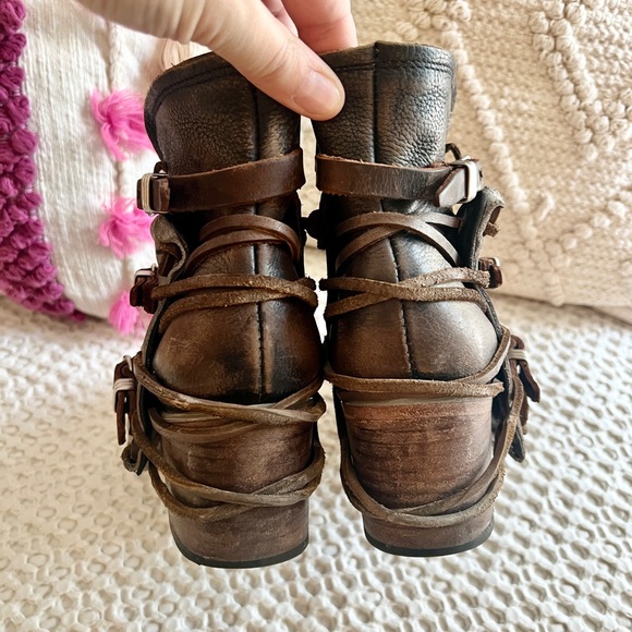 Freebird by Steven Grey Multi Distressed Leather Crue Boots 9 - Picture 13 of 16